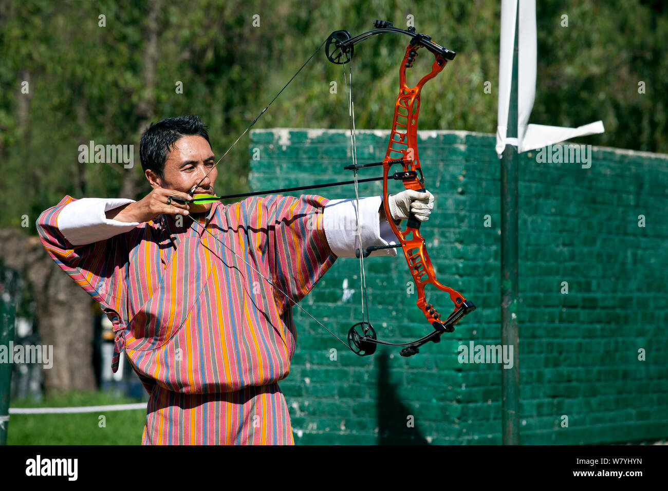 Bogenschießen Turnier am Changlimithang Stadion und Bogenschießen, Thimphu. Bhutan, Oktober 2014. Stockfoto