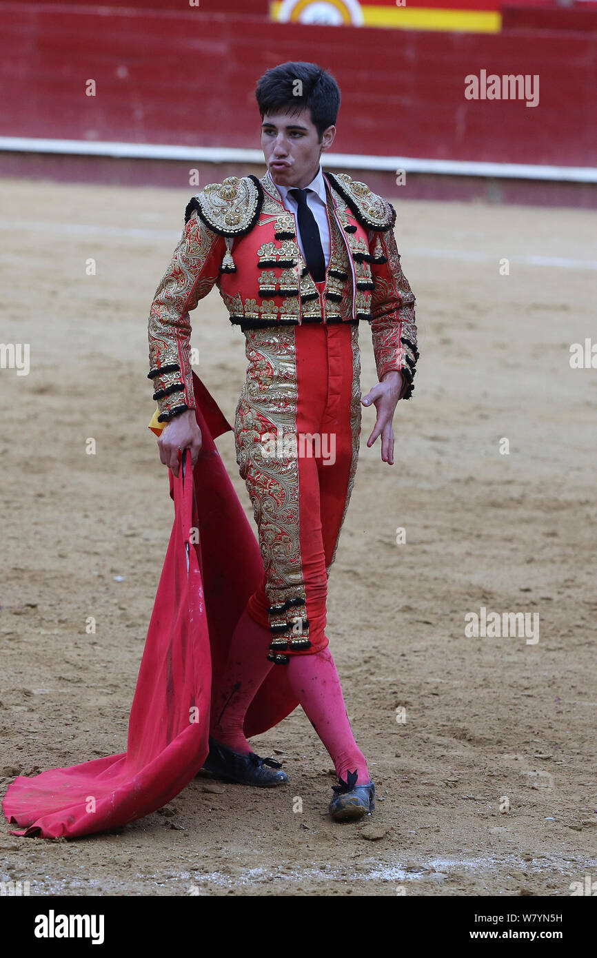 Torero kostüm -Fotos und -Bildmaterial in hoher Auflösung – Alamy