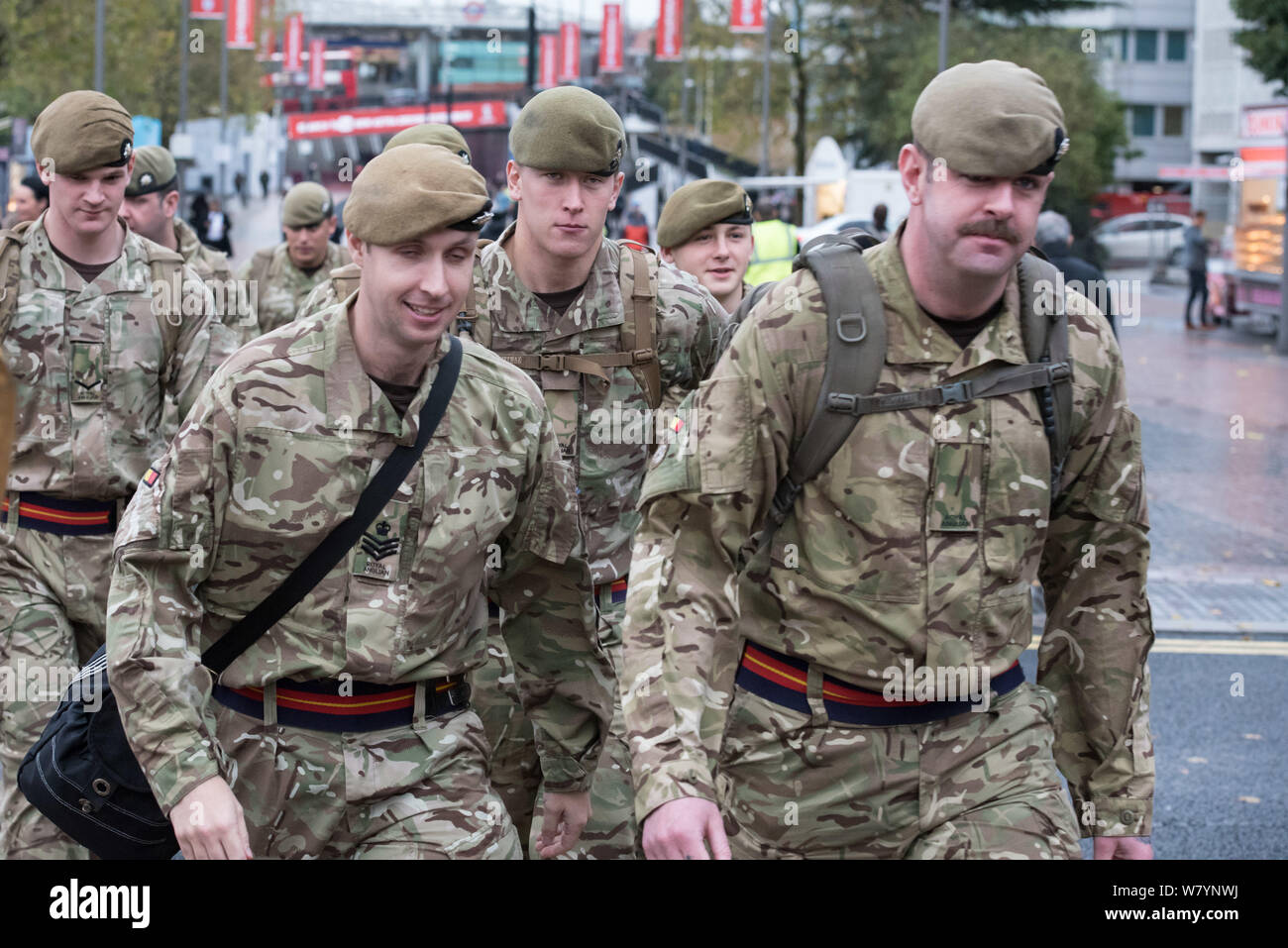 Wembley Stadion, London, UK. 17. November 2015. Französische Fußball-Fans beginnen im Wembley Stadion in London für Ihren freundlichen Spiel gegen t zu gelangen Stockfoto