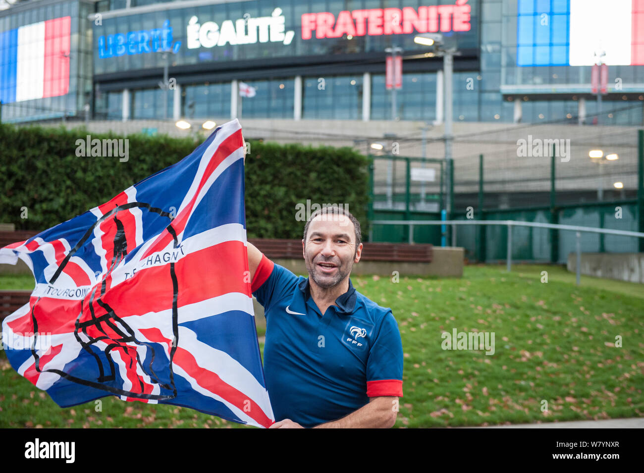 Wembley Stadion, London, UK. 17. November 2015. Französische Fußball-Fans beginnen im Wembley Stadion in London für Ihren freundlichen Spiel gegen t zu gelangen Stockfoto