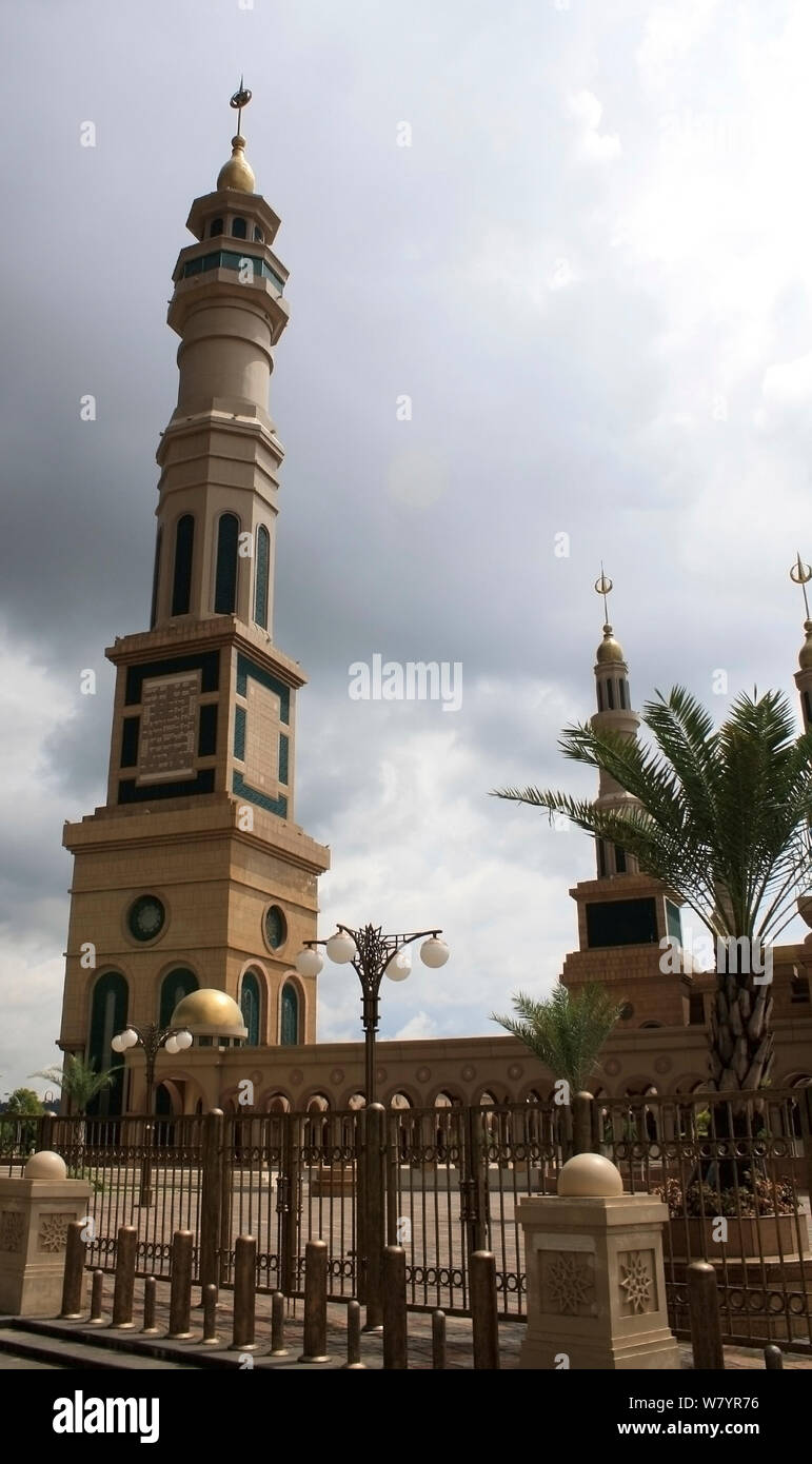 Zentrale Moschee, Balipapan, Ost Kalimantan, Borneo. Juni 2010. Stockfoto