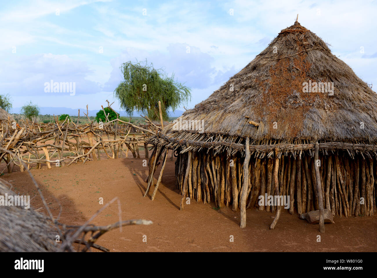Traditionelles Haus in Hamer Dorf. Untere Omo Tal. Äthiopien, November 2014 Stockfoto