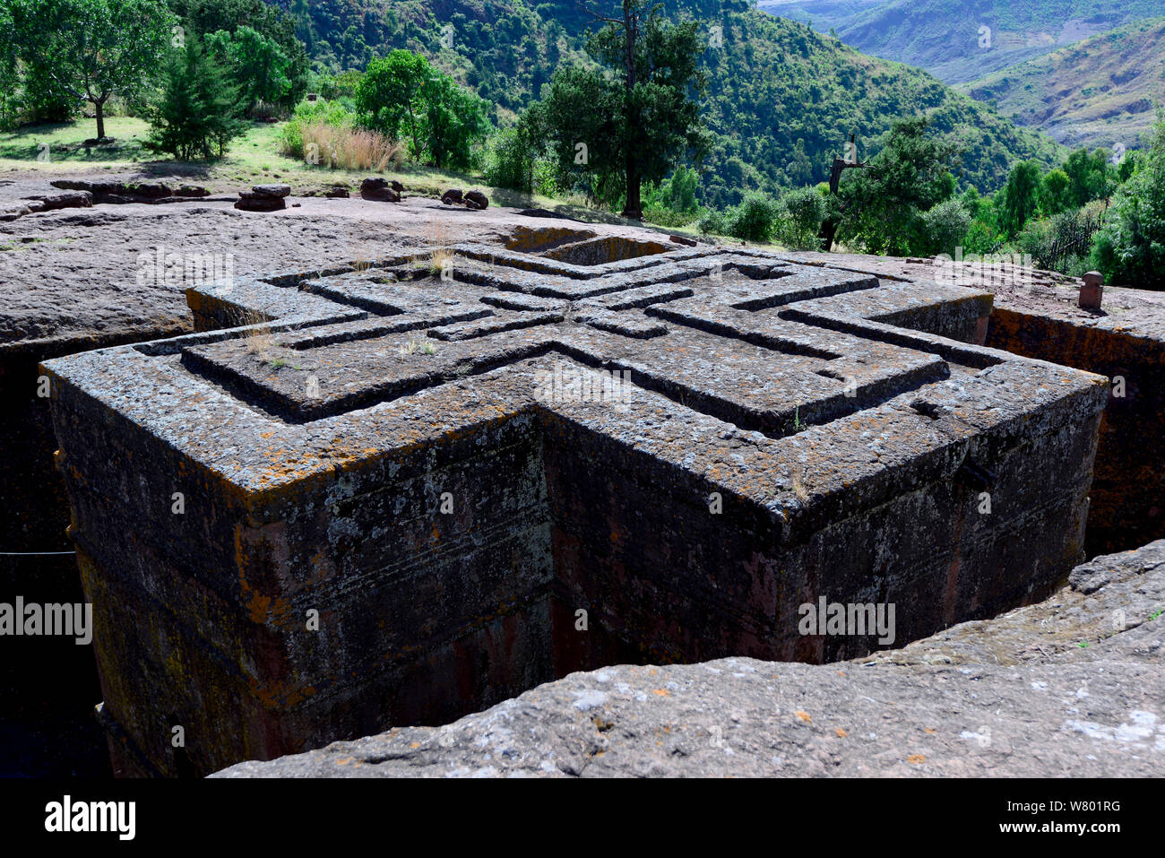 Wette Giyorgis Kirche, eine Kirche aus massivem Tuffstein gehauen, Blick von oben zeigt seine Kreuzform, Lalibela. UNESCO-Weltkulturerbe. Äthiopien, Dezember 2014. Stockfoto