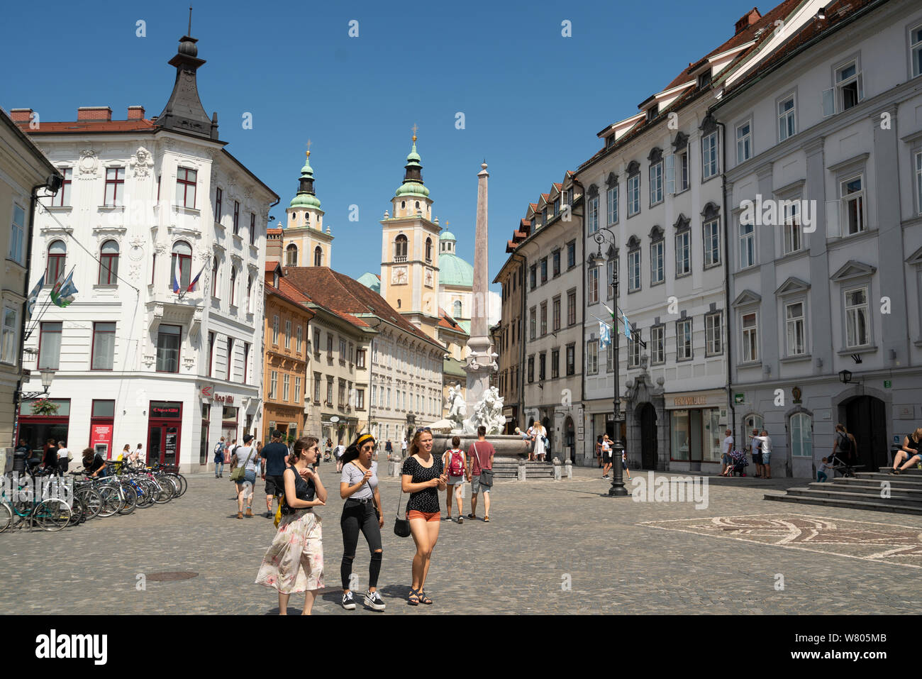Ljubljana, Slowenien. August 3, 2019. Ronna Brunnen, auch als der Brunnen der Krainer Flüsse im Stadtzentrum bekannt Stockfoto