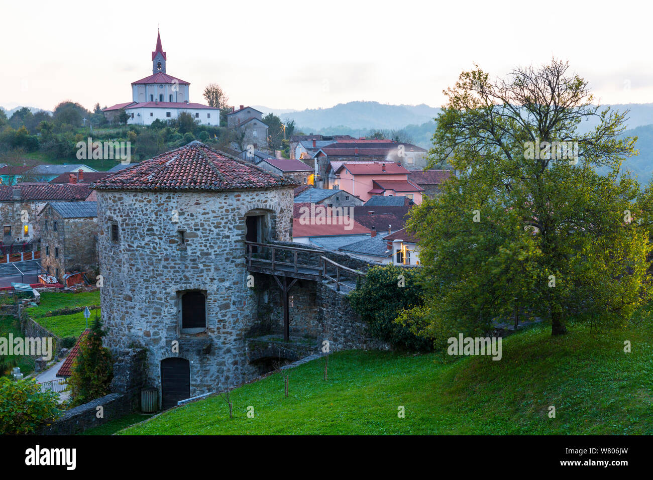 Prem schloss, Ilirska Bistrica, Grüner Karst, Slowenien, Oktober 2014. Stockfoto