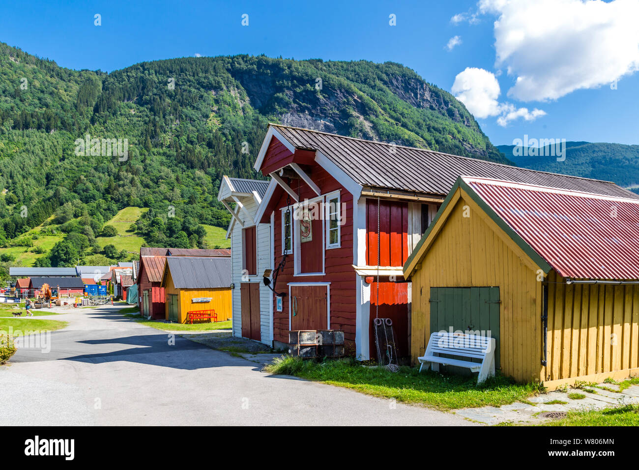 Historische Gebäude in Vik in Sogn und Fjordane County in Norwegen am südlichen Ufer des Sognefjord und entlang der malerischen Route Gaularfjellet Stockfoto