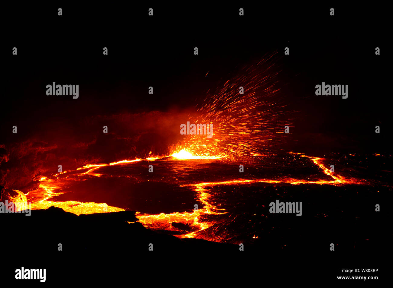 Erta Ale Vulkan Krater in der Nacht leuchten, Danakil Depression, Äthiopien, März 2015. Stockfoto