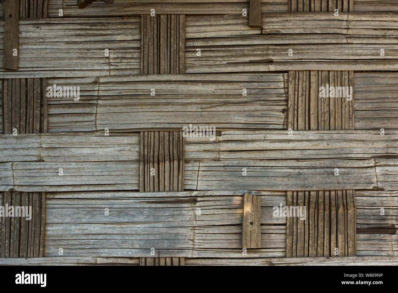 Detail der Weberei Muster auf Bambus Wand, Naga Stamm, Nagaland, North East India, Oktober 2014. Stockfoto