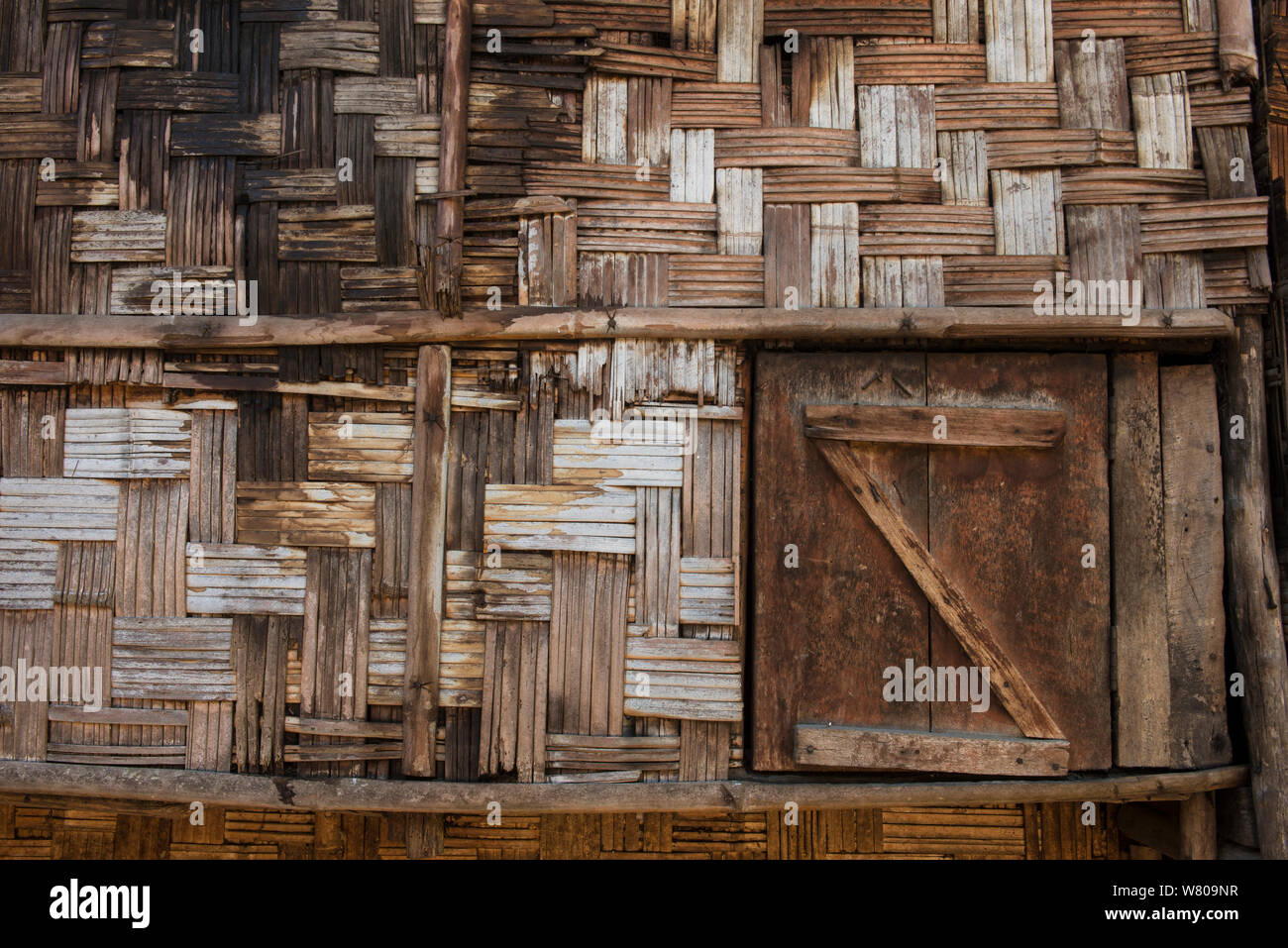 Detail der Weberei Muster auf Bambus Wand, Naga Stamm, Nagaland, North East India, Oktober 2014. Stockfoto