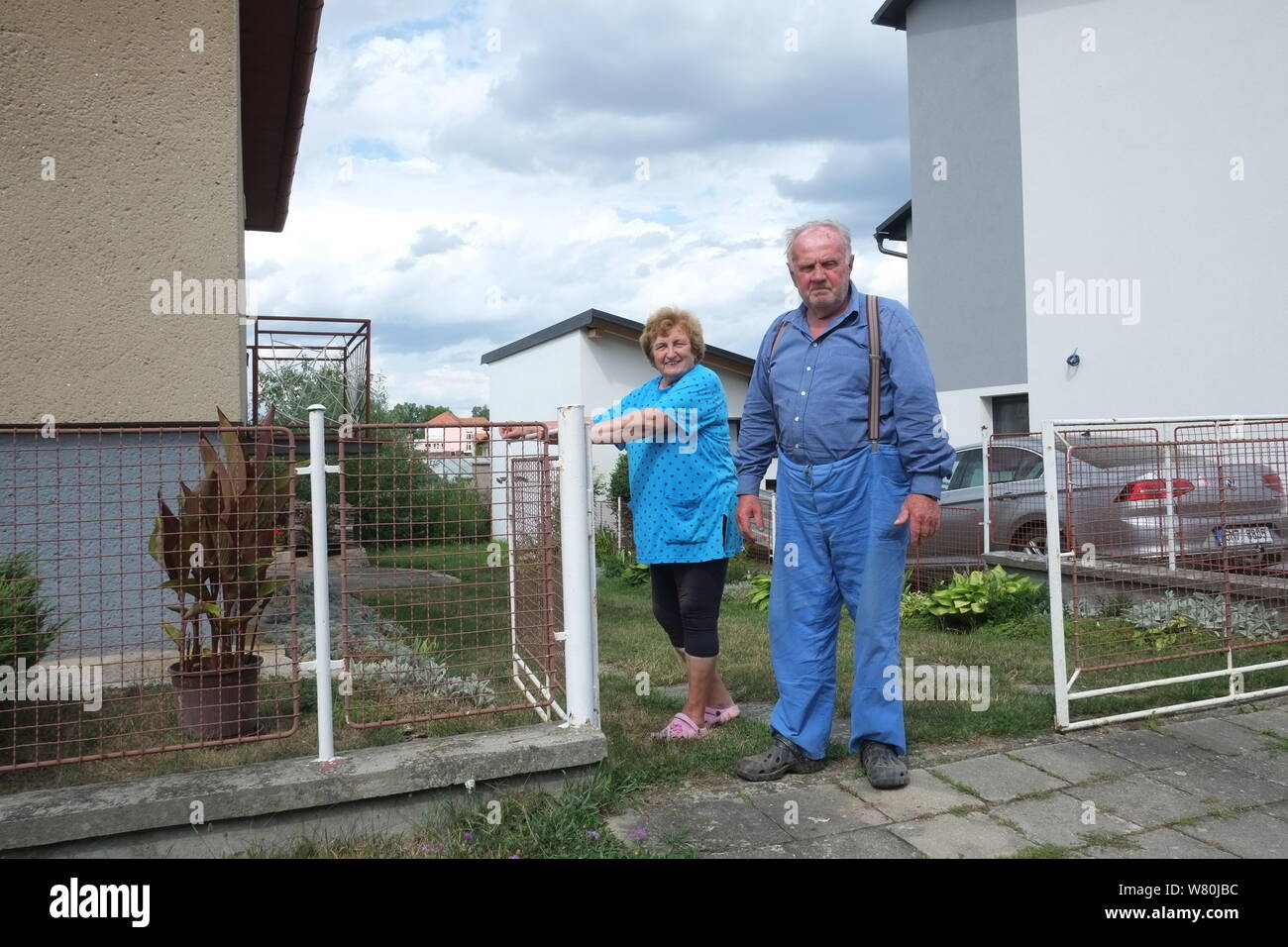 Rentnerehepaar ihre Haus, Dacice, Tschechische Republik Stockfoto