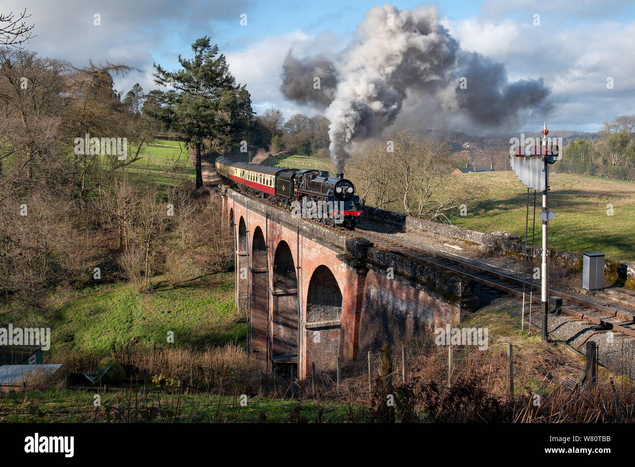 BR-STD 4MT-Nr. 75069 Kreuze Oldbury Viadukt auf der SVR. Stockfoto