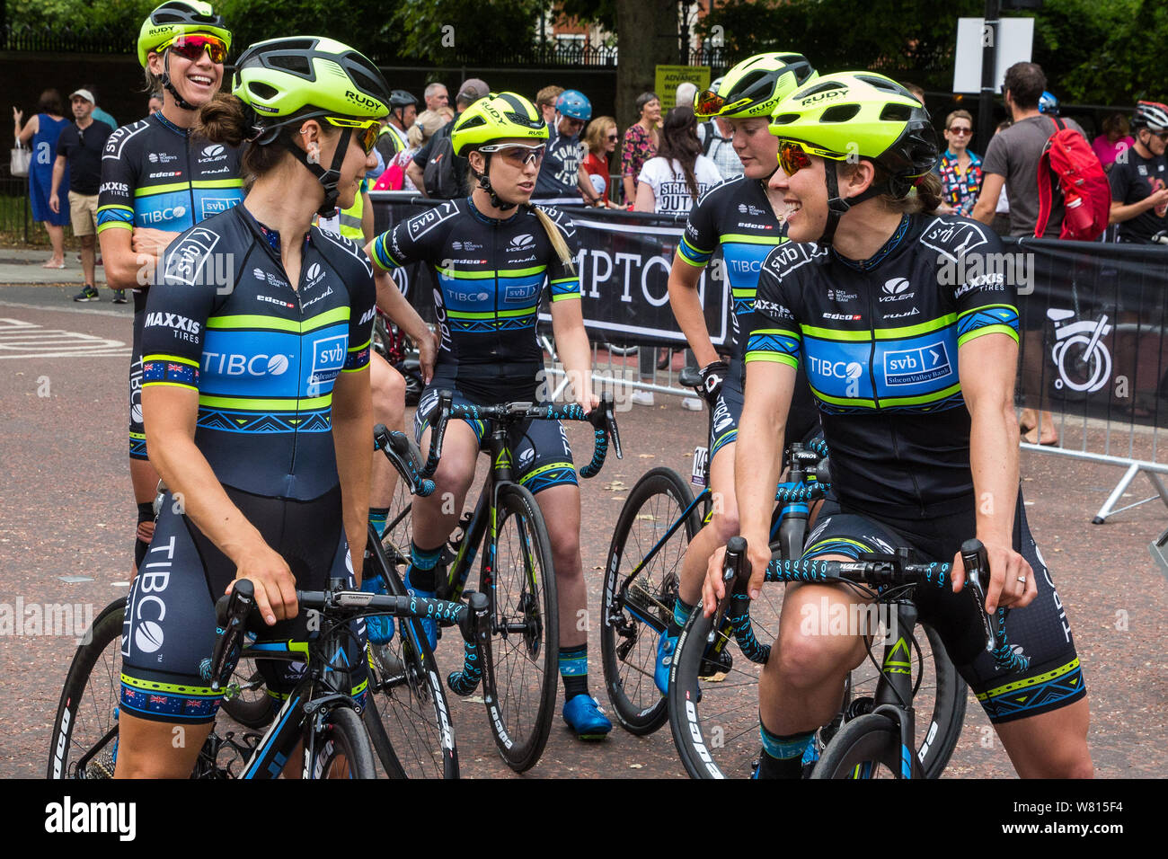 London, Großbritannien. 3. August 2019. Team Tibco-Silicon Valley Bank (USA) vorbereiten für die aufsichtsrechtliche RideLondon Classique. Die Classique, die die reichsten Stockfoto