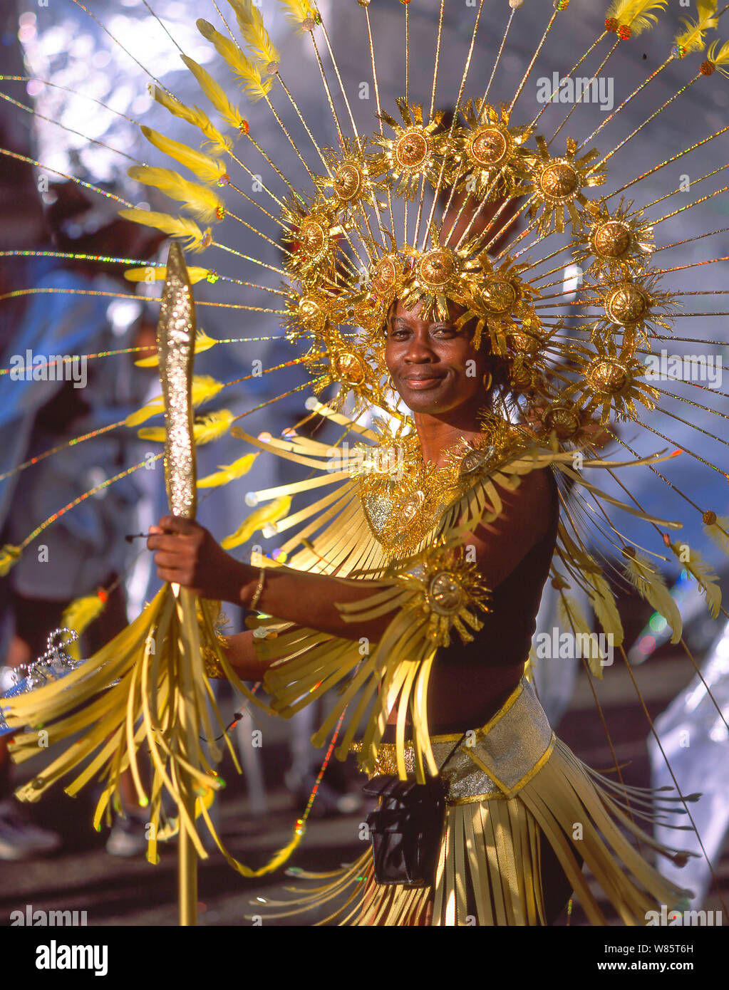 Mann im Kostüm Karneval in Notting Hill, Notting Hill, Royal Borough von Kensington und Chelsea, Greater London, England, Vereinigtes Königreich Stockfoto