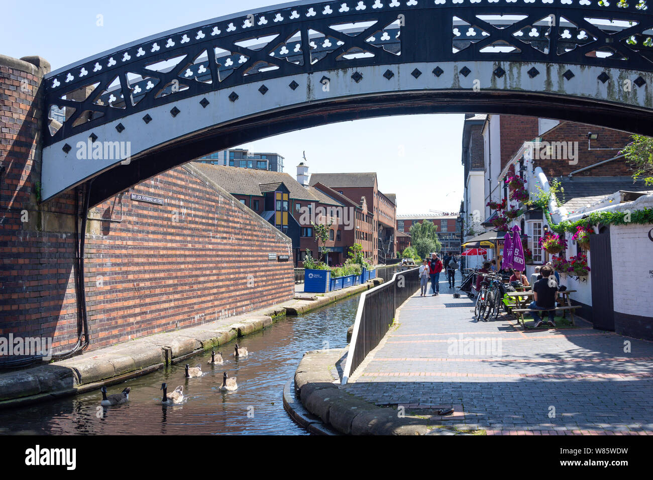 Die Worcester und Birmingham Canal, Gas Street Basin, Birmingham, West Midlands, England, Großbritannien Stockfoto