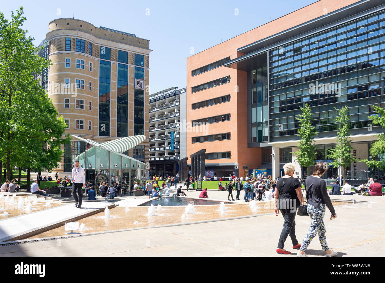 Zentraler Platz, Brindleyplace, Westside Bezirk, Birmingham, West Midlands, England, Großbritannien Stockfoto