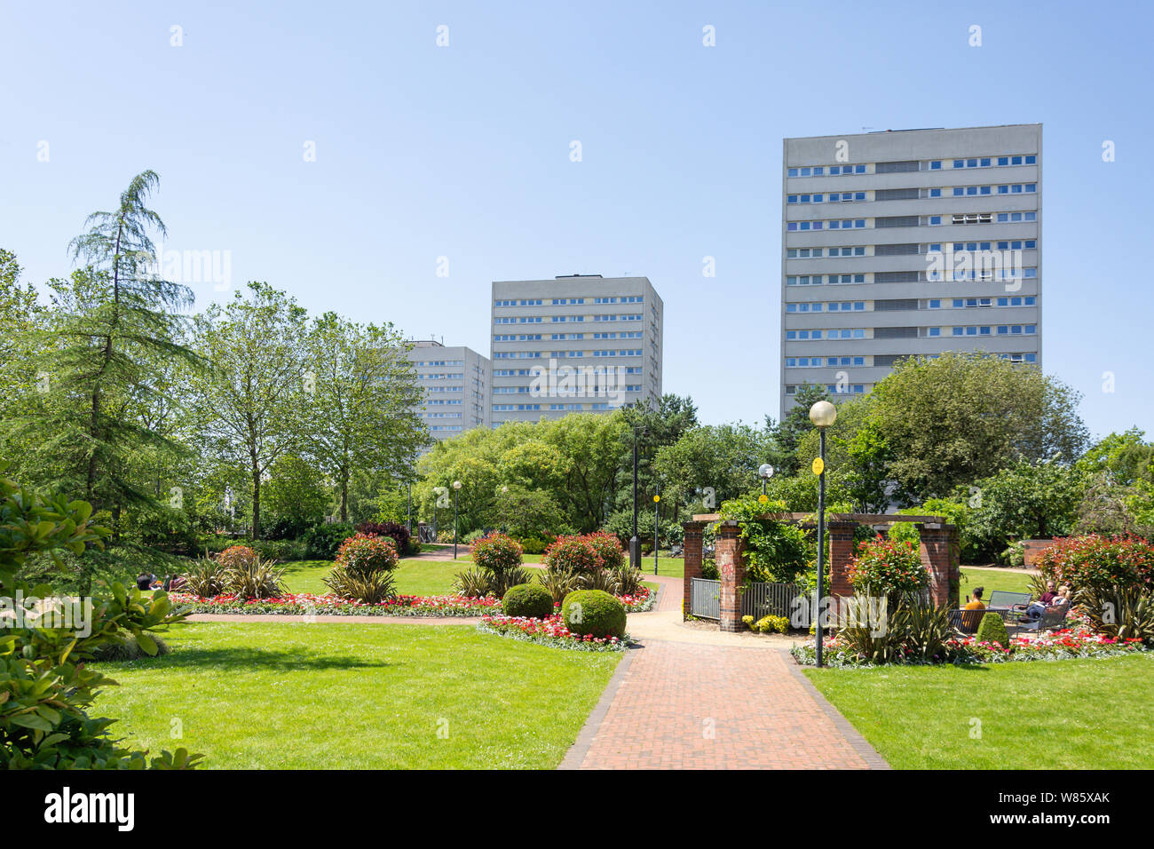 Stadtzentrum Gärten und Hochhaus Wohnungen, Cambridge Street, Birmingham, West Midlands, England, Großbritannien Stockfoto