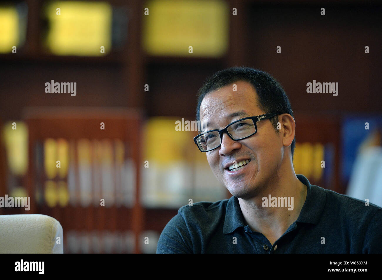 ---- Michael Yu Minhong, Gründer und CEO von New Oriental Bildung & Technology Group Inc., spricht in einem Interview in Chengdu City, im Südwesten von China Stockfoto