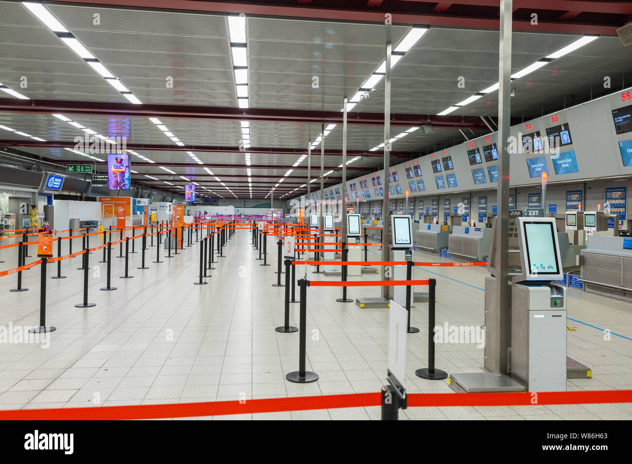 London Luton Airport Check-in-Bereich Stockfoto