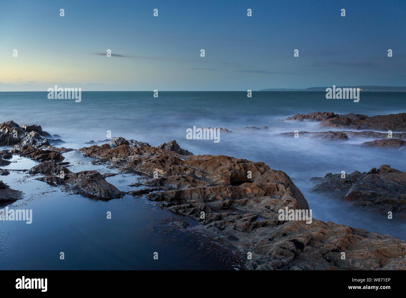 Lange Belichtung seascape der Ufer am Westward Ho! In North Devon, England. Stockfoto