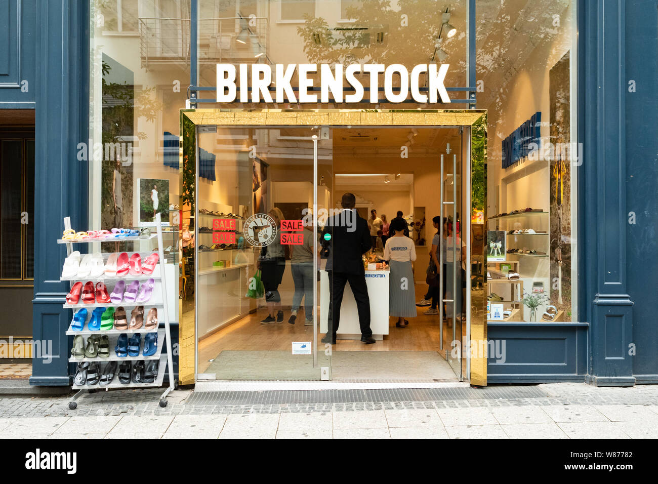 Birkenstock shop, Frankfurt am Main, Deutschland, Europa Stockfotografie -  Alamy