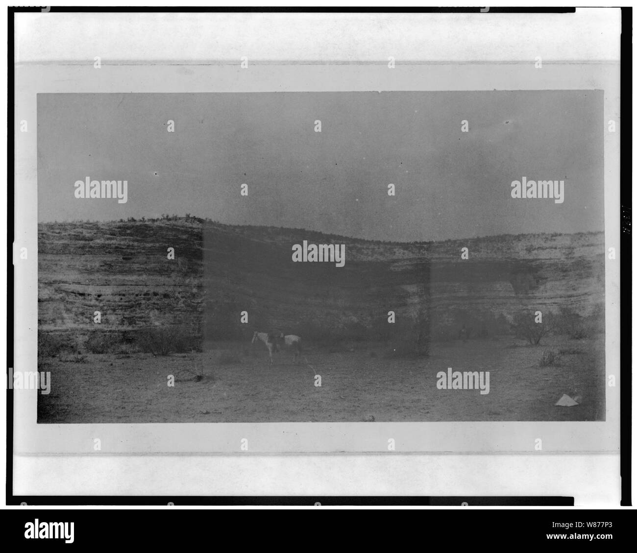 'Montezuma Schloss', auf Beaver Creek, Arizona. Übersicht cavate sic Lodges unterhalb und rechts/E.A.M. Stockfoto