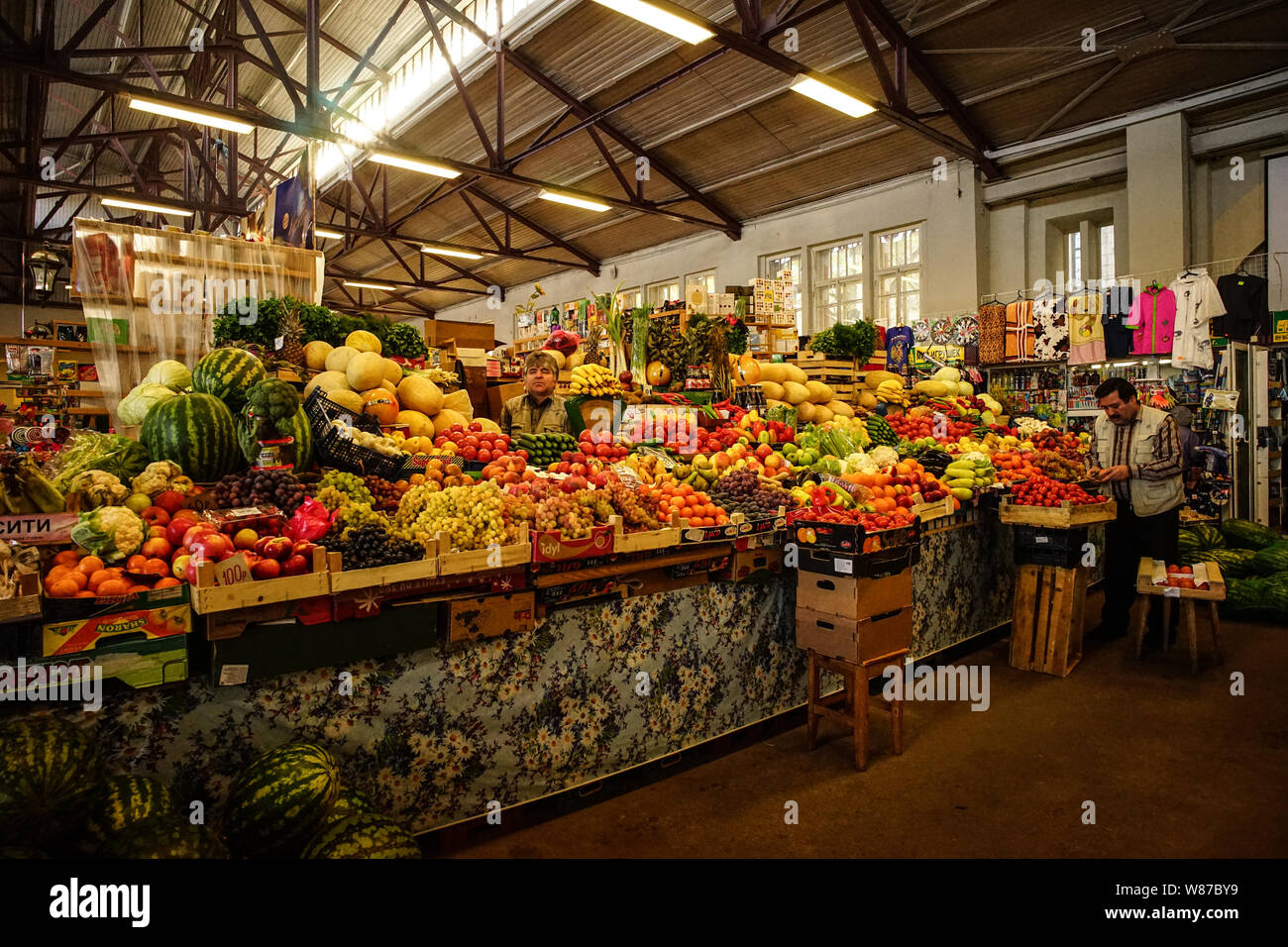 Wyborg, Russland - Nov 6, 2016. Fruit Market in Wyborg, Russland. Wyborg steht an der Bucht des Golfs von Finnland, 113 km nordwestlich von St. Petersburg. Stockfoto