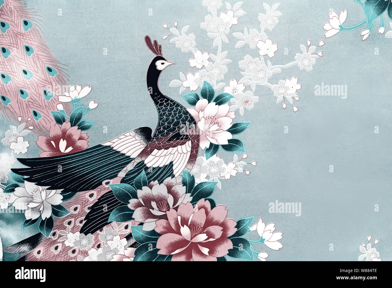 Fragment des schönen Seide mit Blumen und einen Pfau. Stockfoto