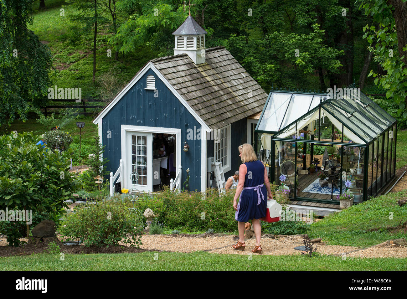 UNITED STATES - Juni 15, 2019: Der 5. jährlichen Lavendel Festival an der blühenden Hügel Lavender Farm in der Nähe des Dorfes Philomont. Leute kommen aus aller Stockfoto