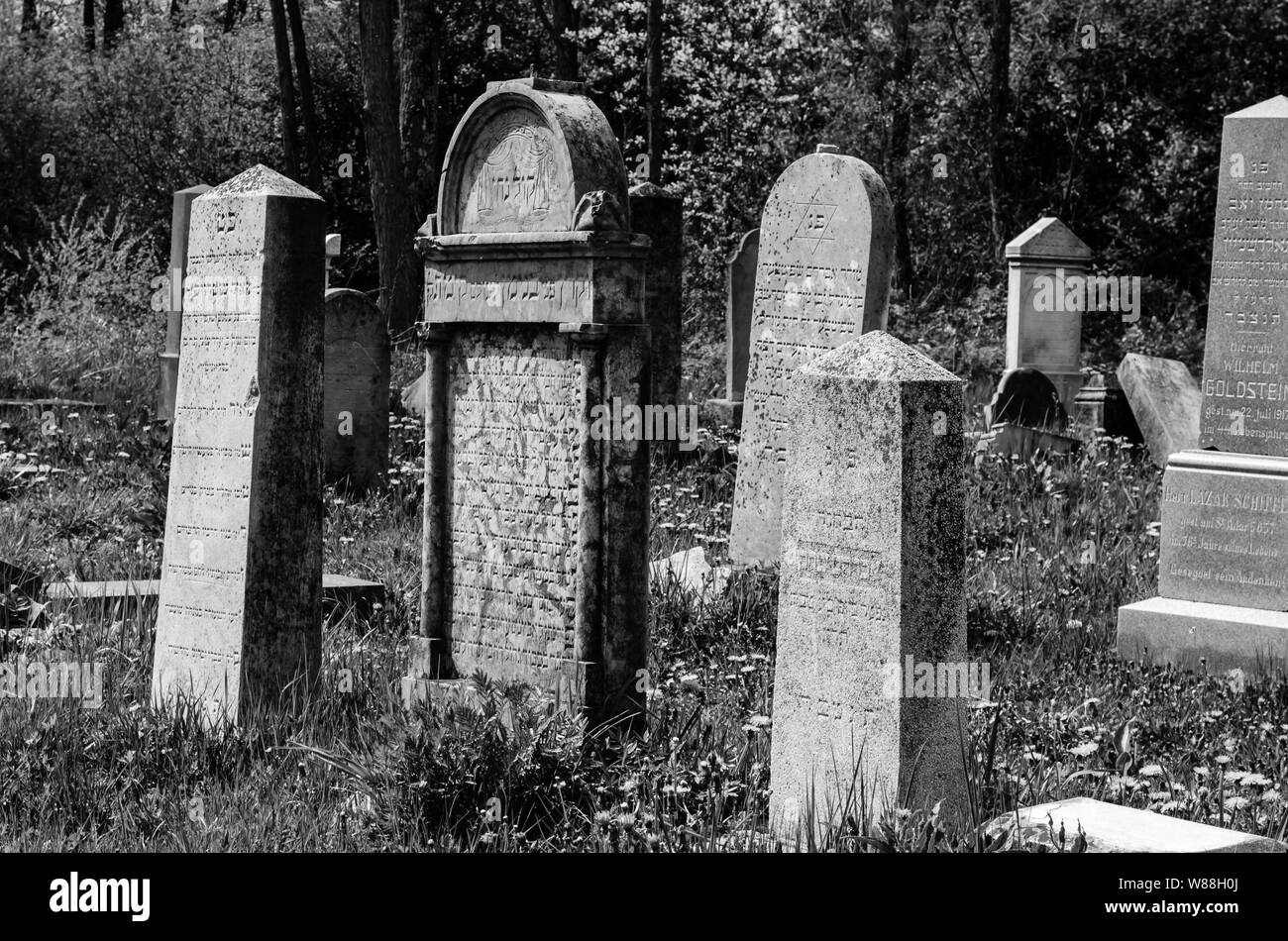 Der alte jüdische Friedhof mit Gräbern Stockfoto