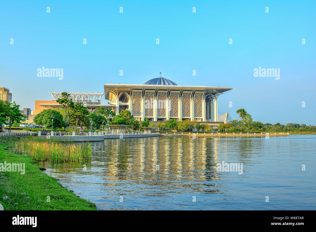 Bügeleisen Moschee Putra Jaya Stadt, malaysische Verwaltungs- und staatlichen Stadt in Kuala Lumpur, Malaysia Stockfoto