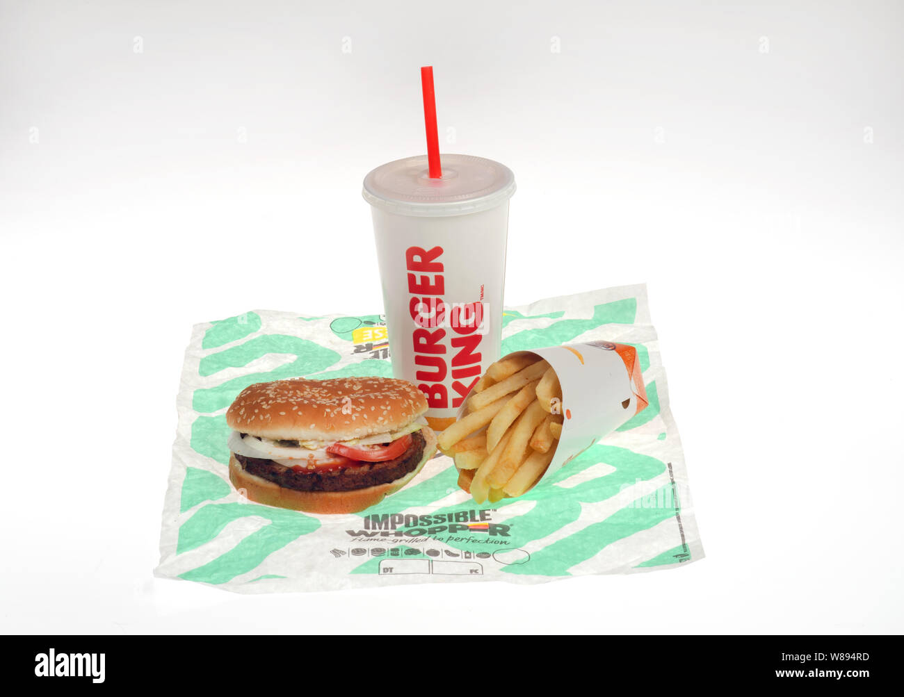 Unmöglich Whopper mit Pommes Frites und Soda auf Wrapper, die unmögliche Nahrungsmittel vegetarische allgemein in den USA am August 08, 2019 veröffentlicht wurde Stockfoto