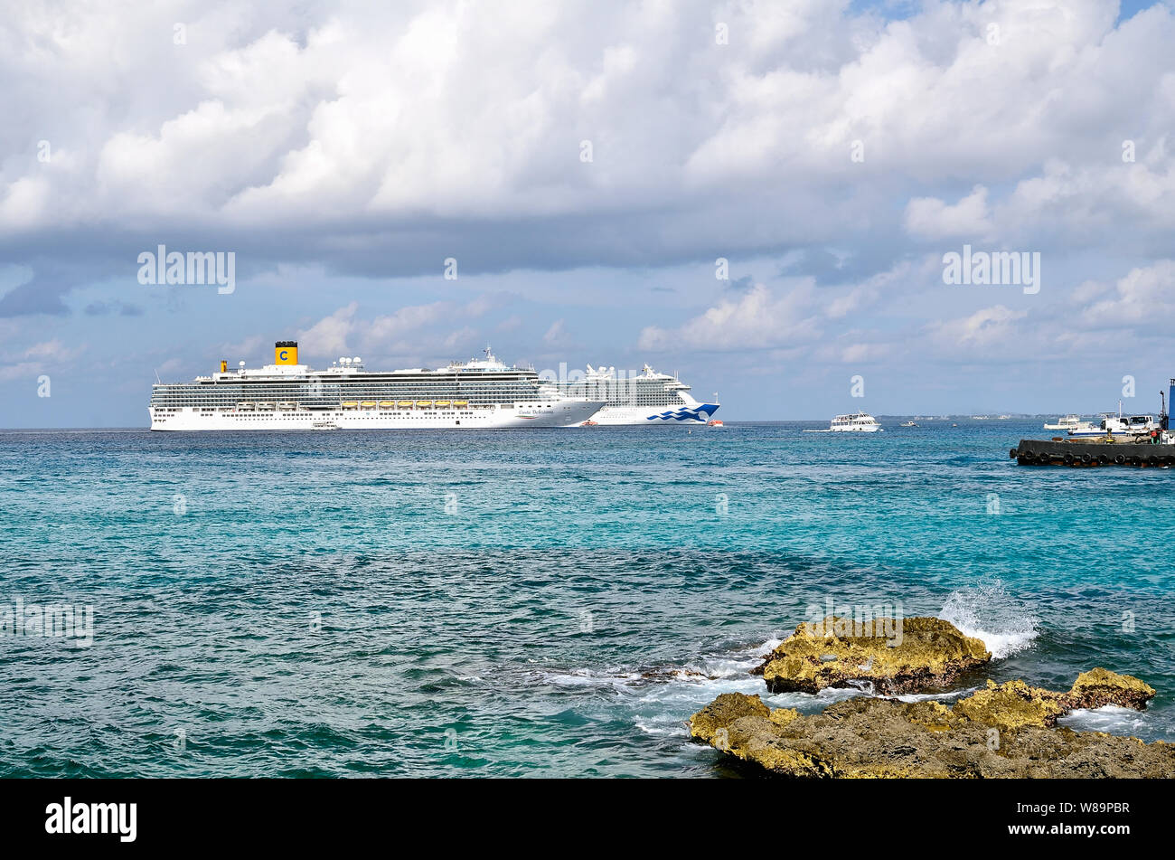 Kreuzfahrt-Schiffe Stockfoto