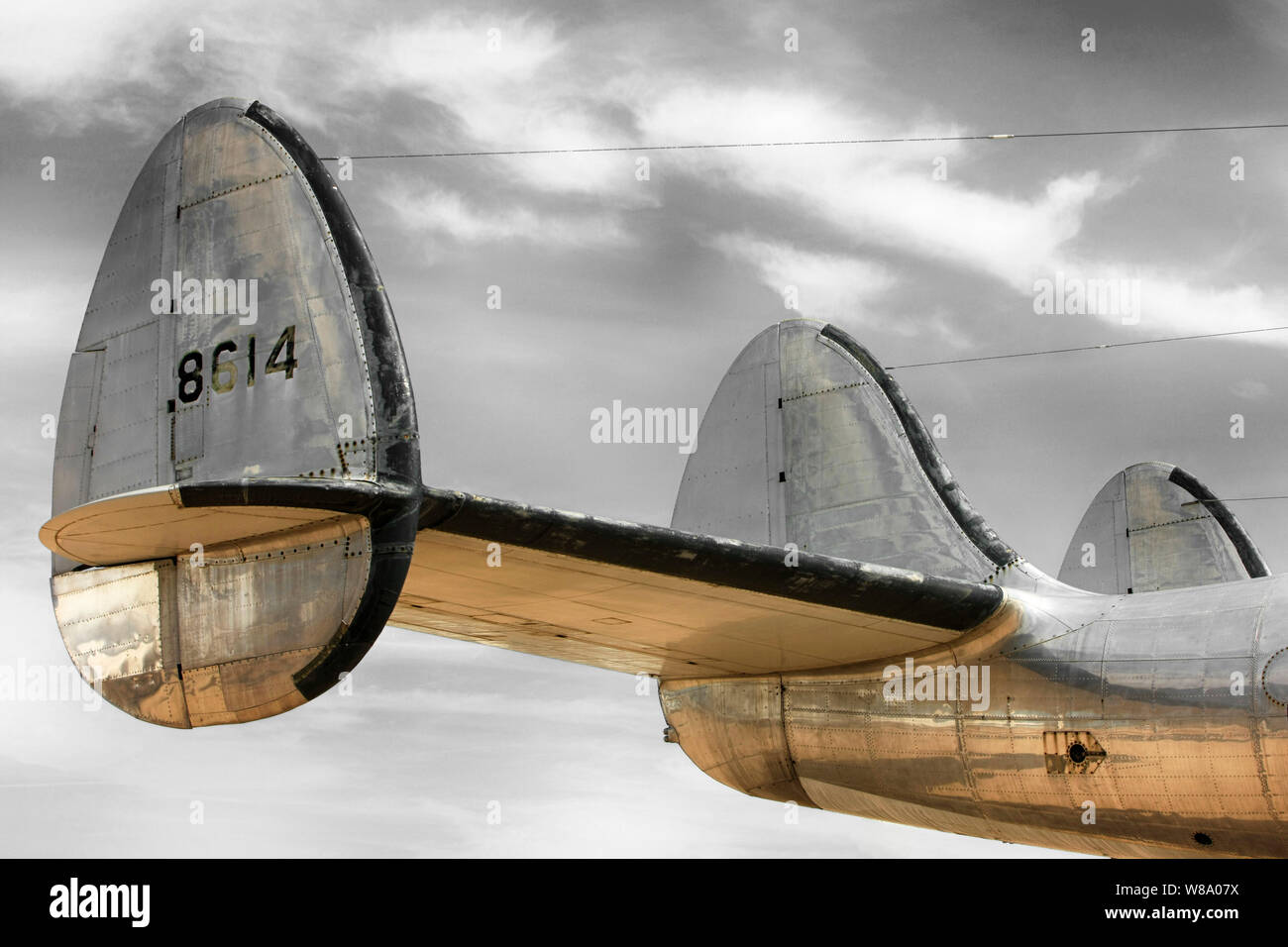 Triple Seitenleitwerk berühmten erkennbaren Teile einer Lockheed L-1049 Constellation Flugzeuge aus den 40s und 50s Stockfoto