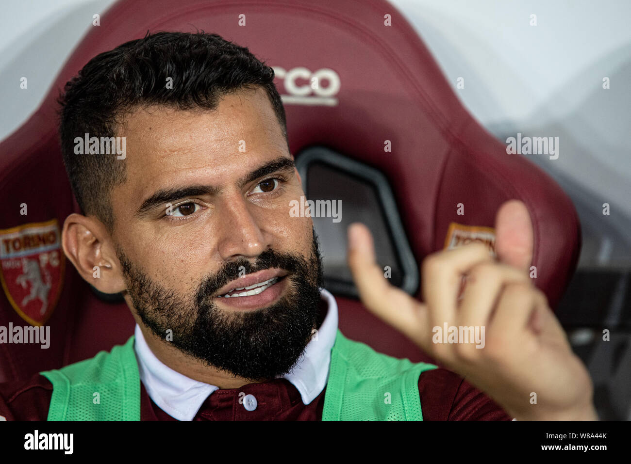 Tomas Rincon of Torino FC wirft vor dem UEFA Europa League dritte Qualifying Runde Fußballspiel zwischen Torino FC und Shakhtyor Soligorsk. Torino Stockfoto