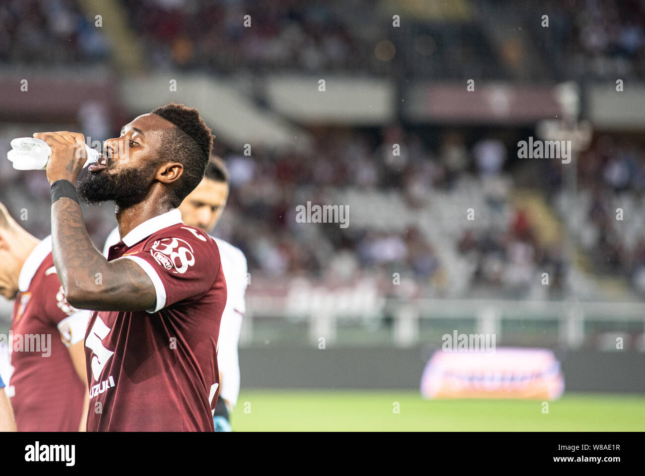 Turin, Italien. 08 Aug, 2019. Nicolas Nkoulou während der UEFA Europa League dritte Qualifying Runde Fußballspiel zwischen Torino FC und Shakhtyor Soligorsk. Torino FC gewann 5-0 gegen Shakhtyor Soligorsk im Stadio Olimpico Grande Torino in Italien Turin, 8. August 2019 (Foto von Alberto Gandolfo/Pacific Press) Quelle: Pacific Press Agency/Alamy leben Nachrichten Stockfoto