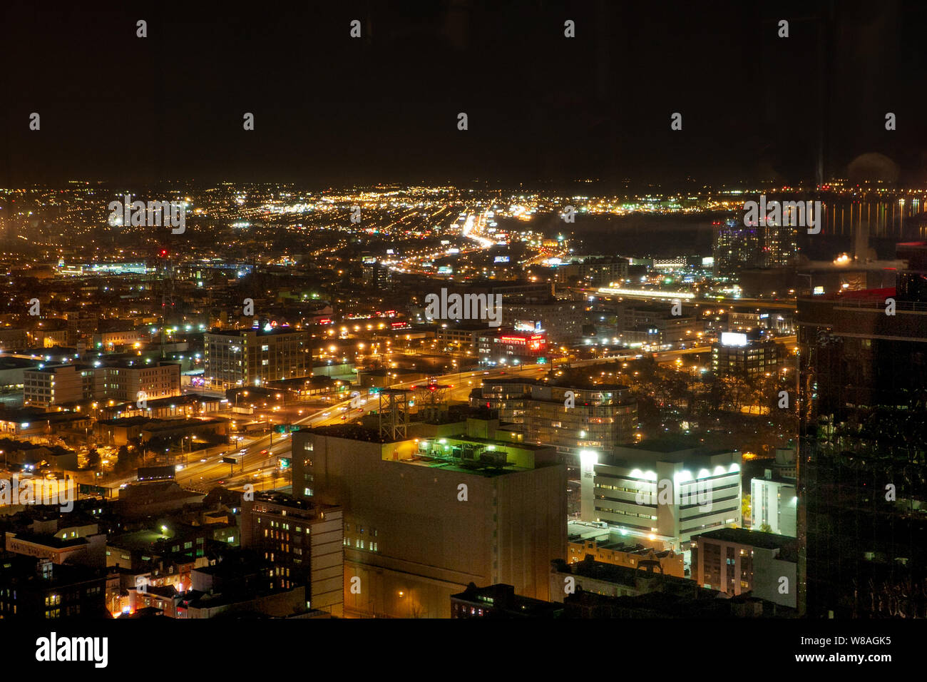 Blick vom Center City Sky Scraper Blick nach Süden Osten bei Nacht Stockfoto