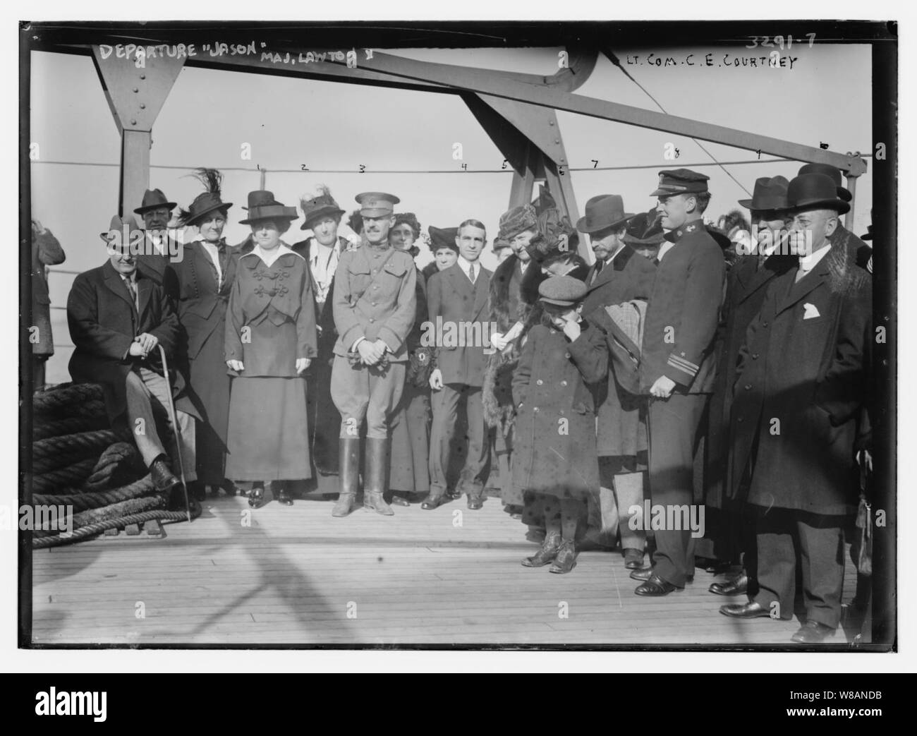 Abfahrt von Jason - Frau Chas. Saltzman, Frau Lawton, großen Lawton, HZV Laughlin, Frau L. Holz, Frau W. Draper, G. McAneny, G.R. Adamson, Lt. Com. C.E. Courtney Stockfoto
