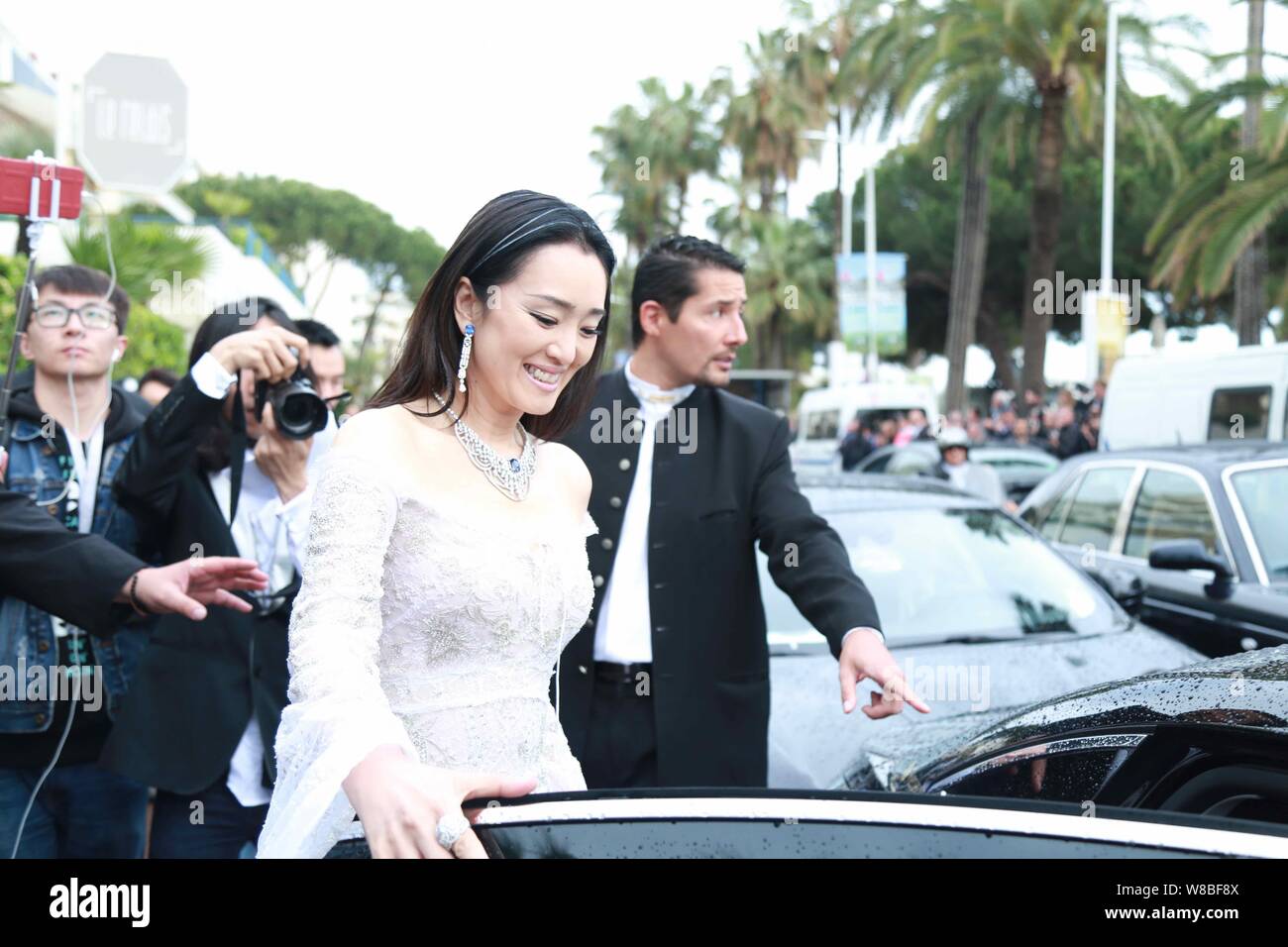 Chinesische Schauspielerin Gong Li kommt an der L'Oreal Cocktail Party während des 69. Filmfestival in Cannes Cannes, Frankreich, 11. Mai 2016. Stockfoto