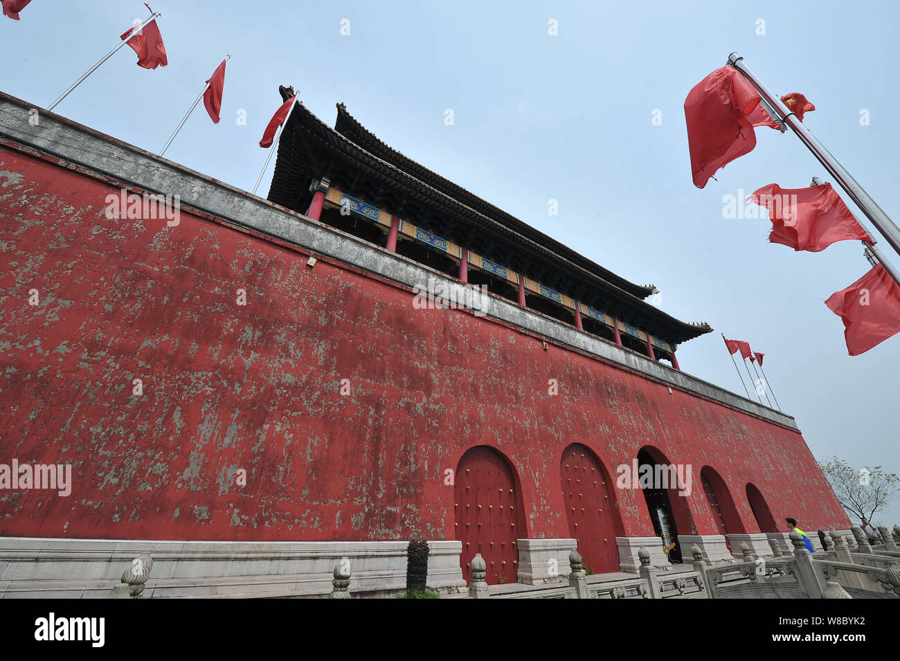 Eine Replik des Himmlischen Podium ist dargestellt in Wuxi Grand Village, Jiangyin city, der ostchinesischen Provinz Jiangsu, 10. April 2016. Wuxi Grand Village, China Stockfoto