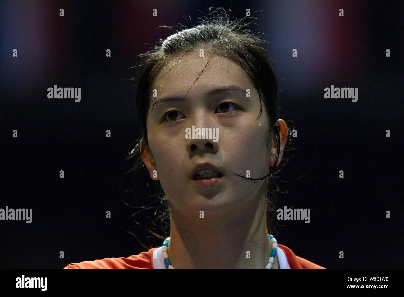 Aya Ohori von Japan wird dargestellt, in der Frauen singles Match gegen Zhang Beiwen der Vereinigten Staaten während der OUE Singapore Open 2016 Badminton Tou Stockfoto