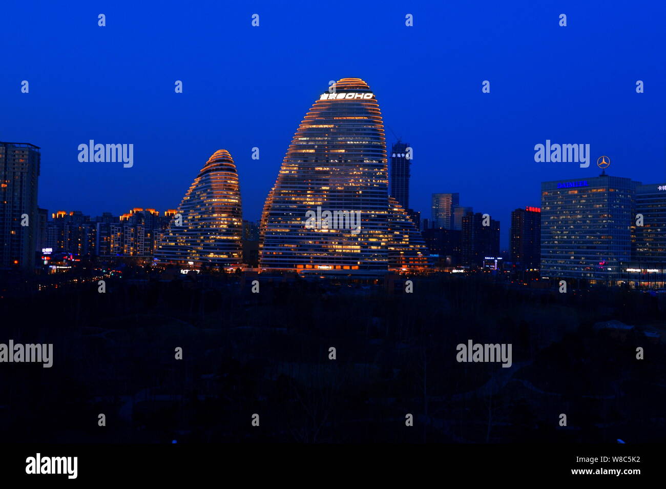 Ansicht der Wangjing Soho von Soho China in Peking, China, 4. März 2015 entwickelt. Die wangjing Soho Gebäudekomplex, entworfen von Iraqi-British Zah Stockfoto