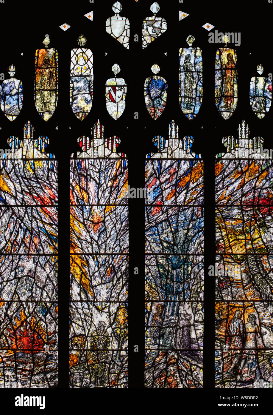 Die westliche der beiden Millennium windows von Thomas Denny, Great Malvern Priory, Worcestershire, Großbritannien Stockfoto