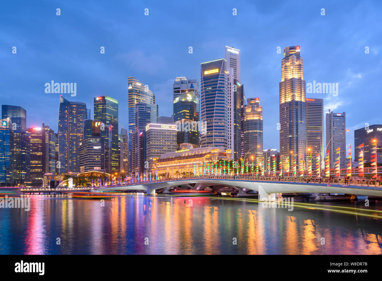 Singapur 27. Januar 2019: mit Blick auf die Esplanade Bridge und die Skyline von Downtown Stockfoto