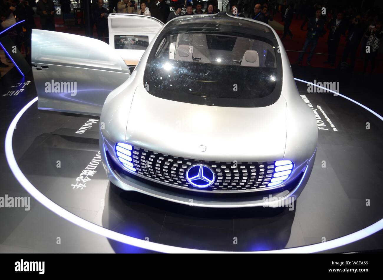 Eine F015 Luxus in Motion Concept Car von Mercedes-Benz ist auf dem Display während der 16. Internationalen Automobil- Ausstellung in Shanghai, auch bekannt Stockfoto