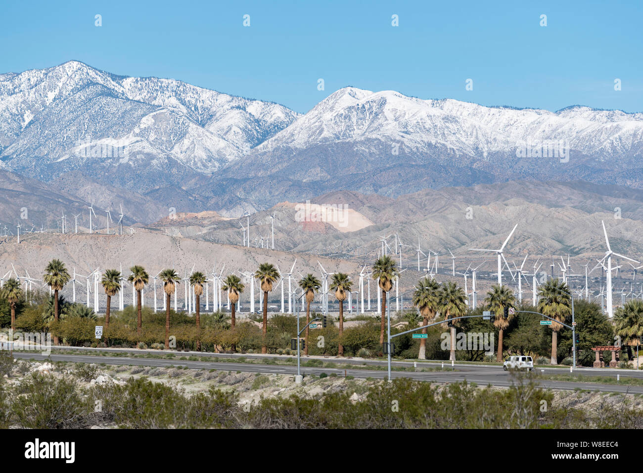 Windenergieanlagen in San Gorgonio Pass, Palm Springs, Kalifornien, USA Stockfoto