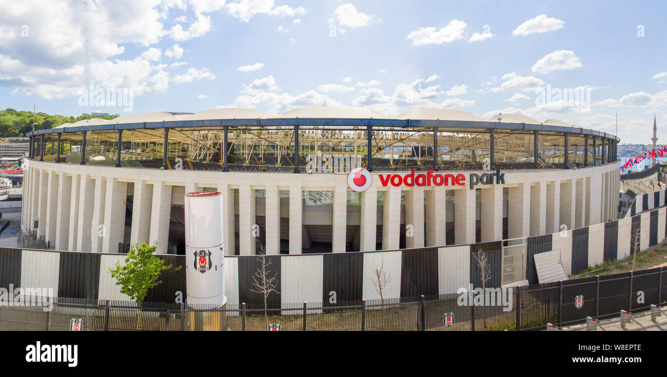 ISTANBUL, Türkei - August 03, 2019: BESIKTAS VODAFONE PARK Stadion. Die 2019 UEFA Super Cup wird bei Beşiktaş Park in Istanbul am 14. August gespielt werden. Stockfoto