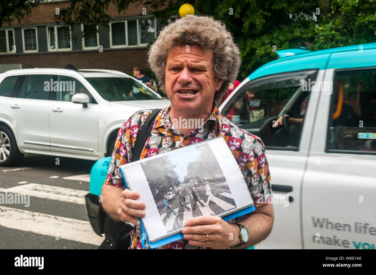 Richard Porter sprechen über Abbey Road auf Sein in meinem Leben Beatles Tour durch London. Stockfoto