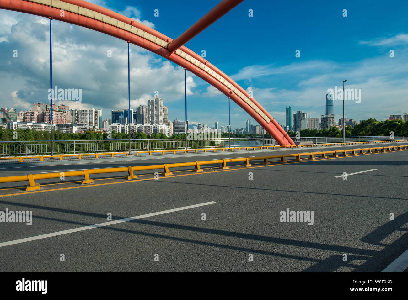 Ansicht Der Furong Brücke in Shenzhen, der südchinesischen Provinz Guangdong, am 5. Juli 2014. Stockfoto