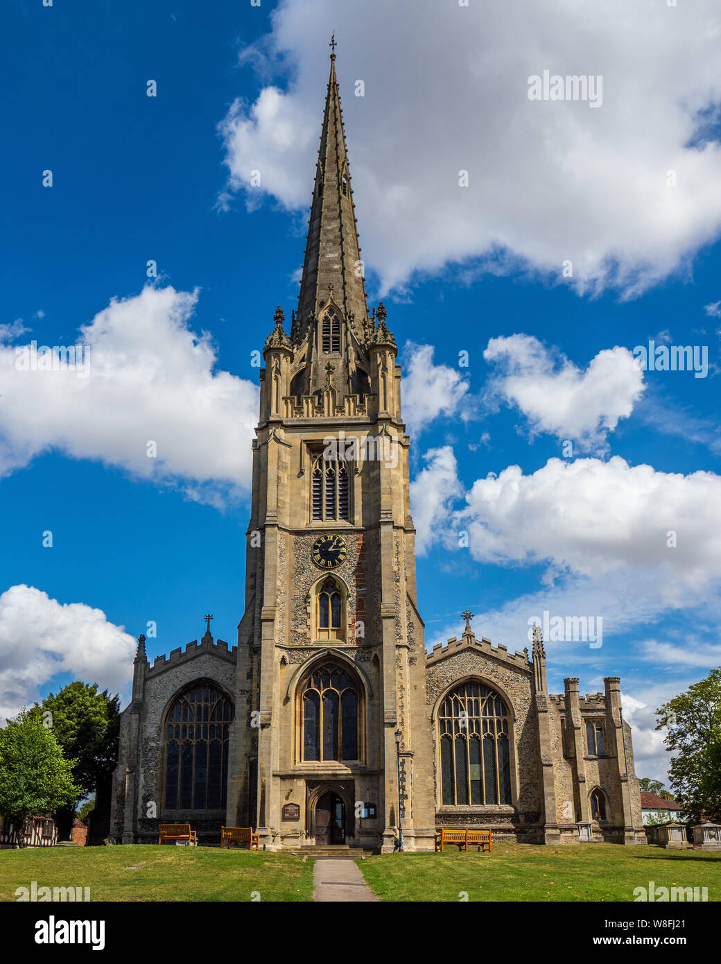 St. Mary the Virgin Saffron Walden, Essex. Sie ist die größte Nicht-Domkirche in Essex. 1250 bis 1258 an früherer Holzkirche erbaut. Stockfoto