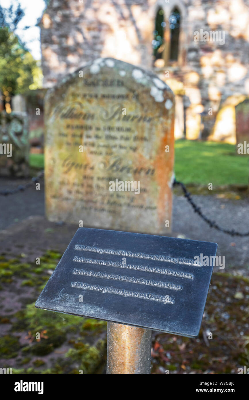 Alloway Kirk und Friedhof mit dem Grab stein von William Burns und Agnes Braun die Eltern von Robert Burns die Scottish National Bard, Alloway, Ayr, Stockfoto